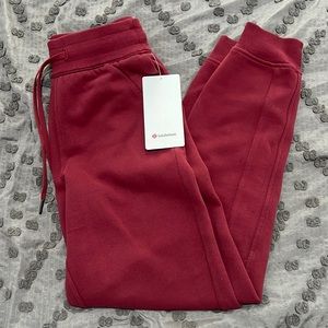NWT Lululemon Scuba High-rise Jogger